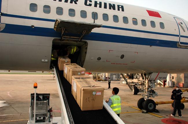 成都到哈密空運(yùn),航空當(dāng)日達(dá),機(jī)場(chǎng)空運(yùn)